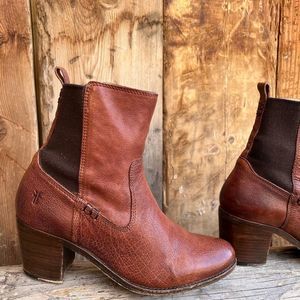 Frye 'Janis Gore' Short Whiskey Brown Leather Ankle Boots 8.5M